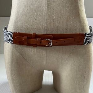 Women’s Brooks Brothers stretchy belt with leather buckle.